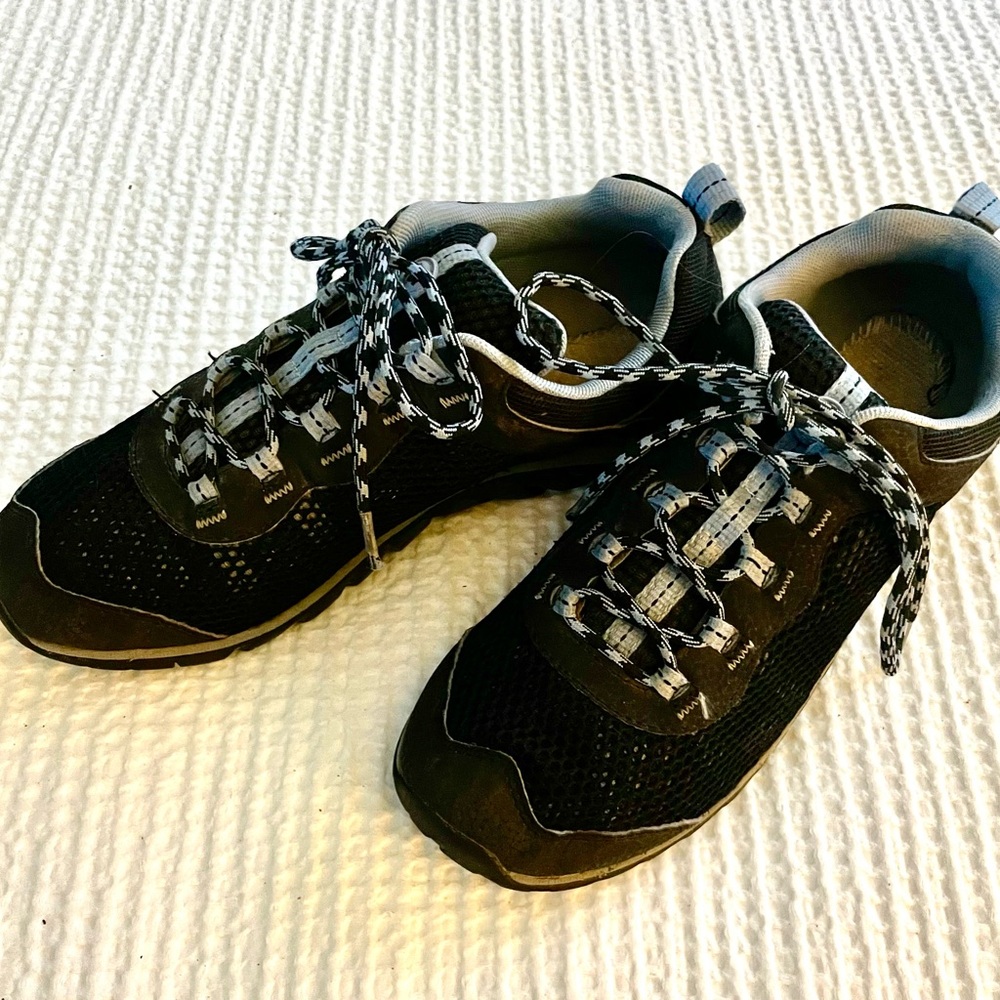 Merrell Black Mesh w/ Lavender accents Riverbed Hiking Shoe